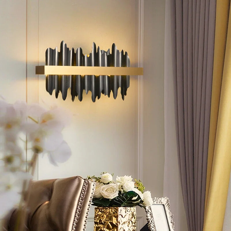 Black and gold wall lamp