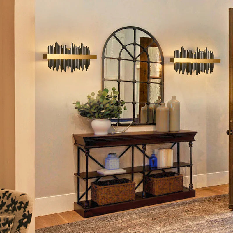 Black and gold wall lamp